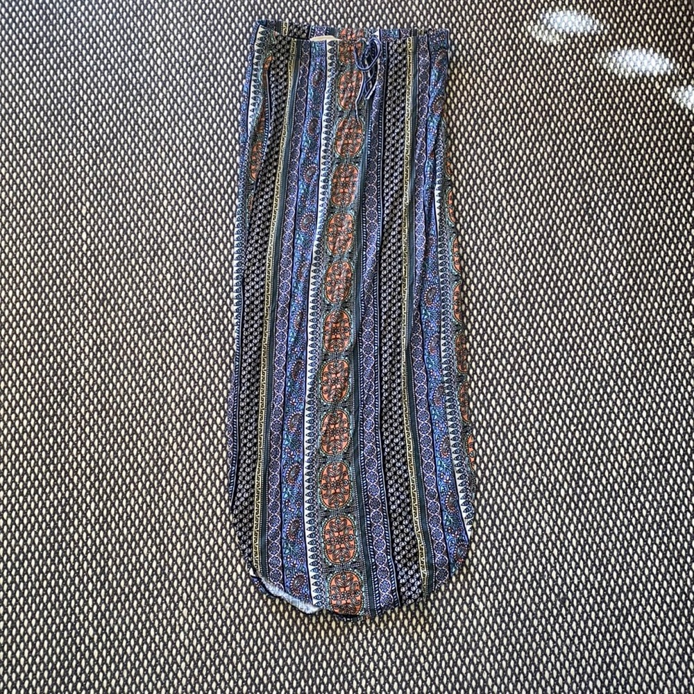 Patterned flowy maxi skirt